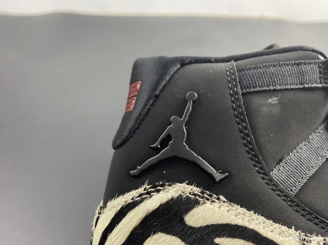 INSTINCT AIR JORDAN ANIMAL AR0715-010 11 0821